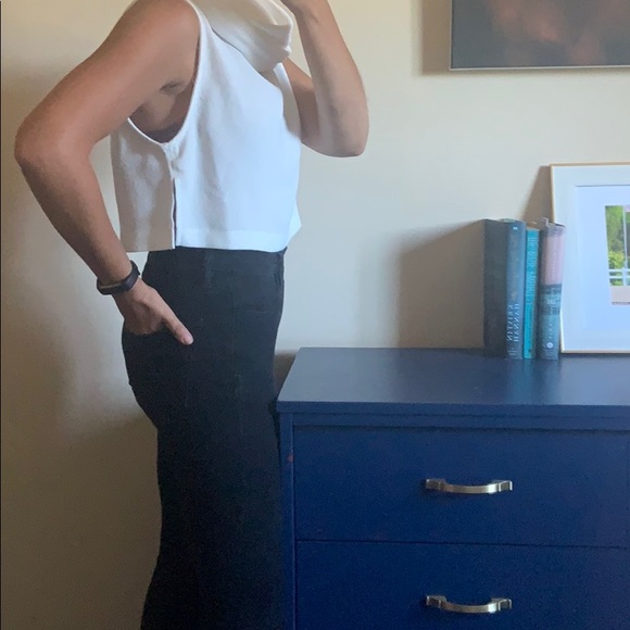 F21 Crop top with Cowl neck - Picture 2 of 3